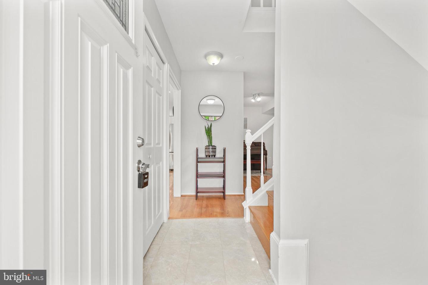 10219 BLAKE LN, OAKTON, Virginia 22124, 3 Bedrooms Bedrooms, ,4 BathroomsBathrooms,Residential,For sale,10219 BLAKE LN,VAFX2240734 MLS # VAFX2240734
