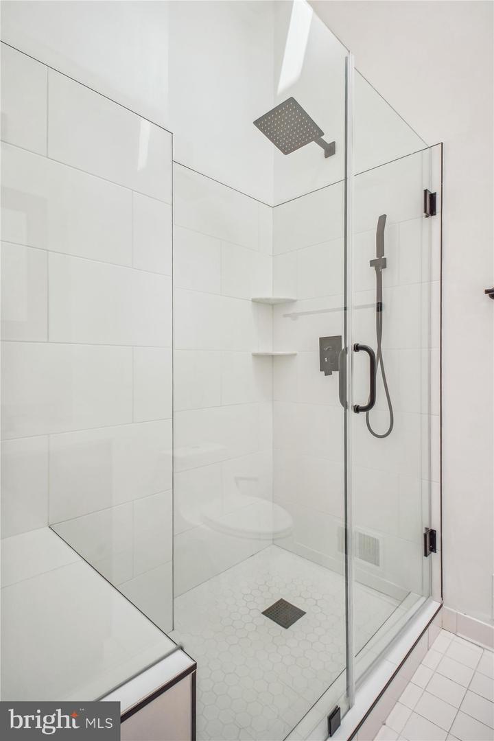 6149 SUMMER PARK LN, ALEXANDRIA, Virginia 22315, 3 Bedrooms Bedrooms, ,3 BathroomsBathrooms,Residential,For sale,6149 SUMMER PARK LN,VAFX2241106 MLS # VAFX2241106