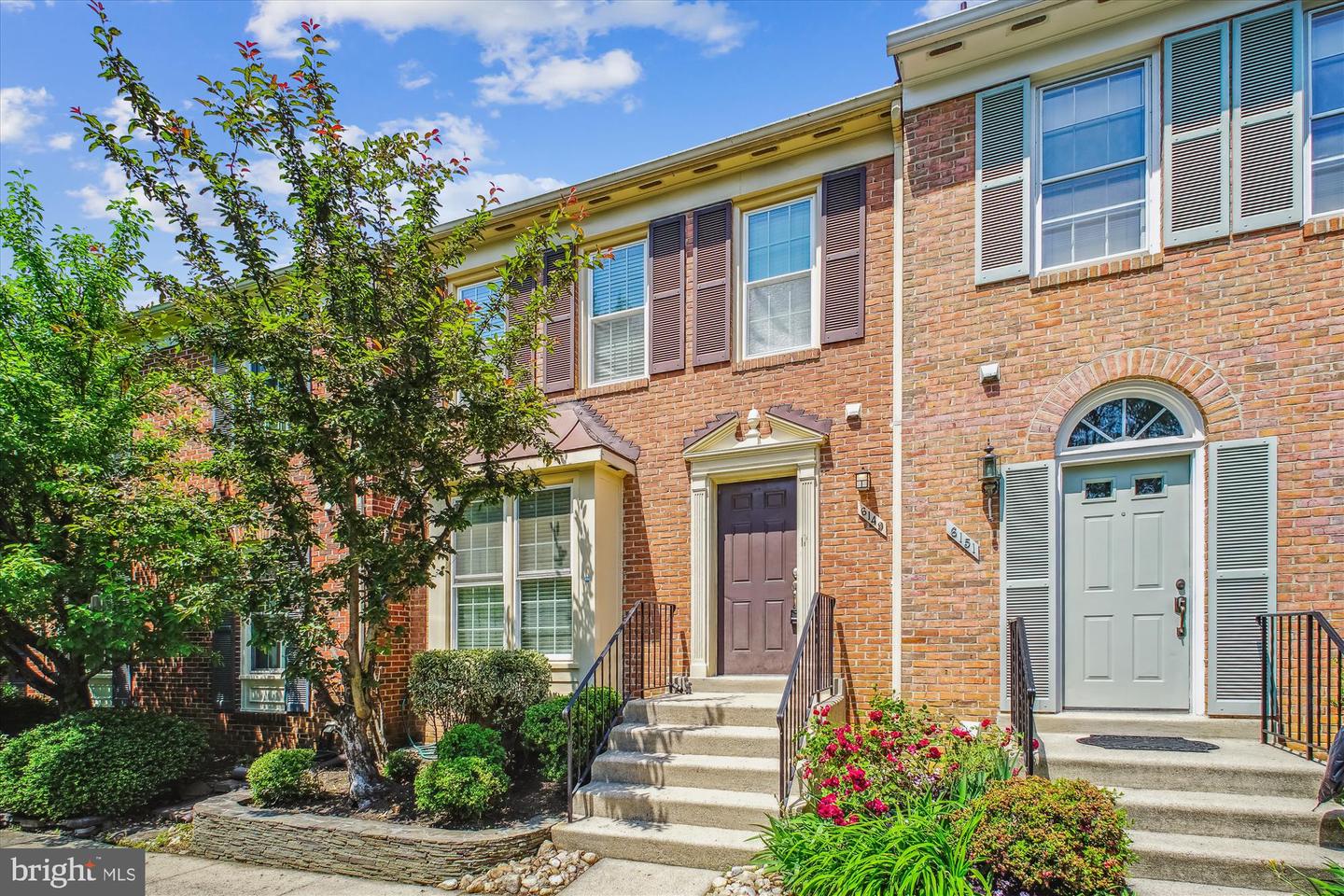 6149 SUMMER PARK LN, ALEXANDRIA, Virginia 22315, 3 Bedrooms Bedrooms, ,3 BathroomsBathrooms,Residential,For sale,6149 SUMMER PARK LN,VAFX2241106 MLS # VAFX2241106
