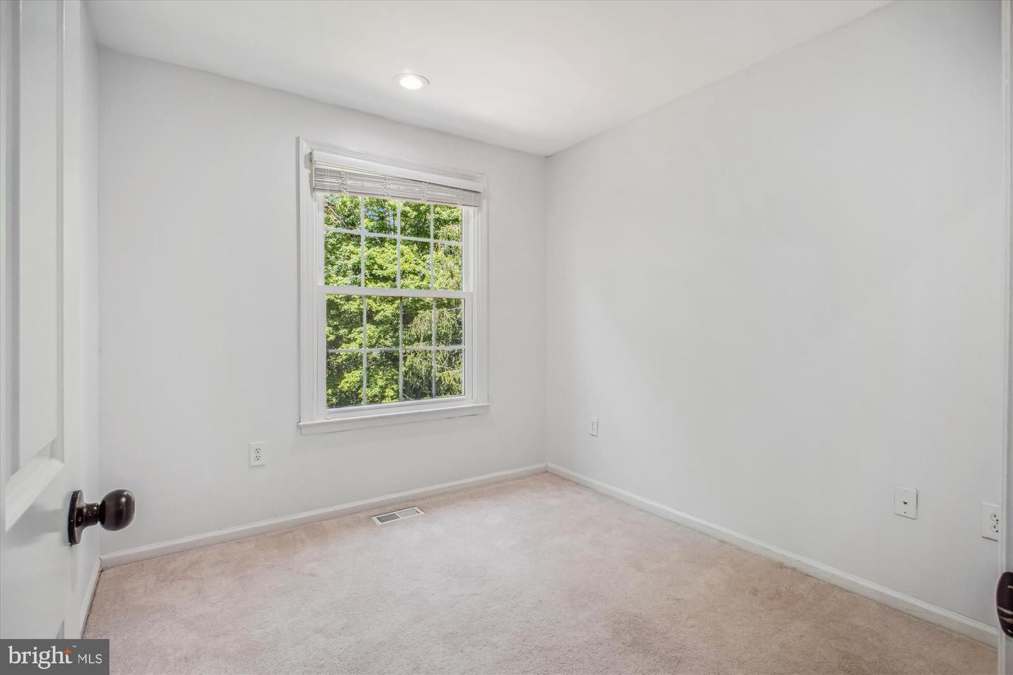 6149 SUMMER PARK LN, ALEXANDRIA, Virginia 22315, 3 Bedrooms Bedrooms, ,3 BathroomsBathrooms,Residential,For sale,6149 SUMMER PARK LN,VAFX2241106 MLS # VAFX2241106