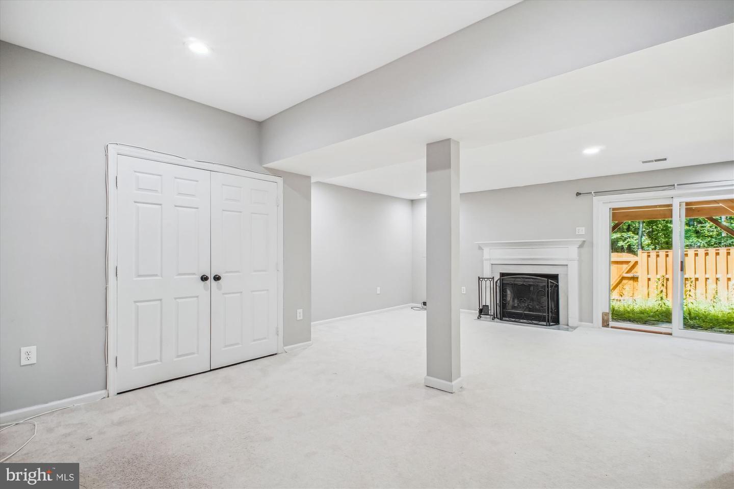 6149 SUMMER PARK LN, ALEXANDRIA, Virginia 22315, 3 Bedrooms Bedrooms, ,3 BathroomsBathrooms,Residential,For sale,6149 SUMMER PARK LN,VAFX2241106 MLS # VAFX2241106