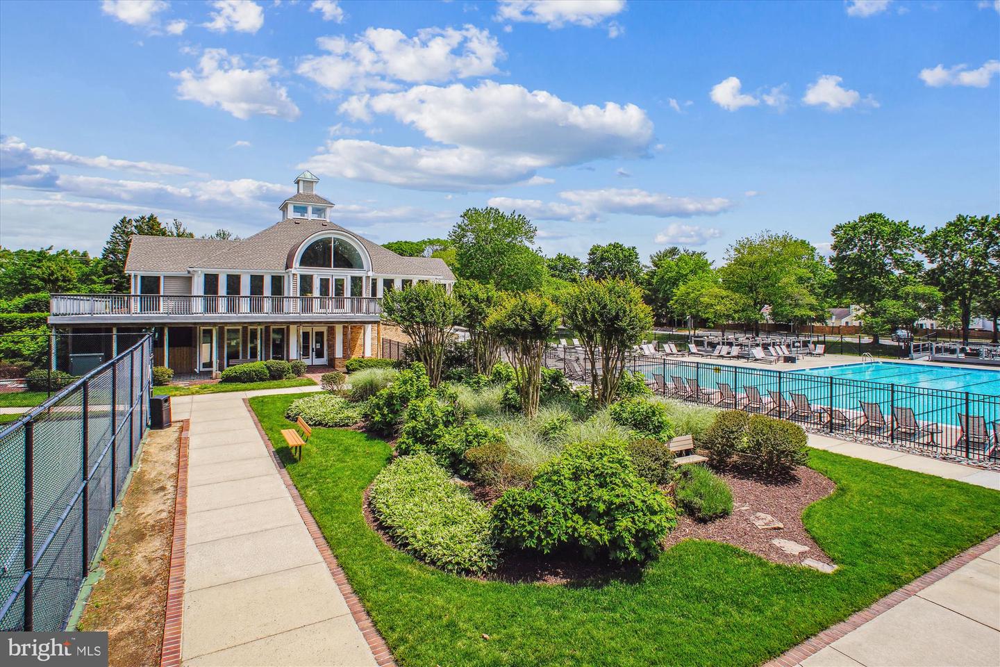 6149 SUMMER PARK LN, ALEXANDRIA, Virginia 22315, 3 Bedrooms Bedrooms, ,3 BathroomsBathrooms,Residential,For sale,6149 SUMMER PARK LN,VAFX2241106 MLS # VAFX2241106