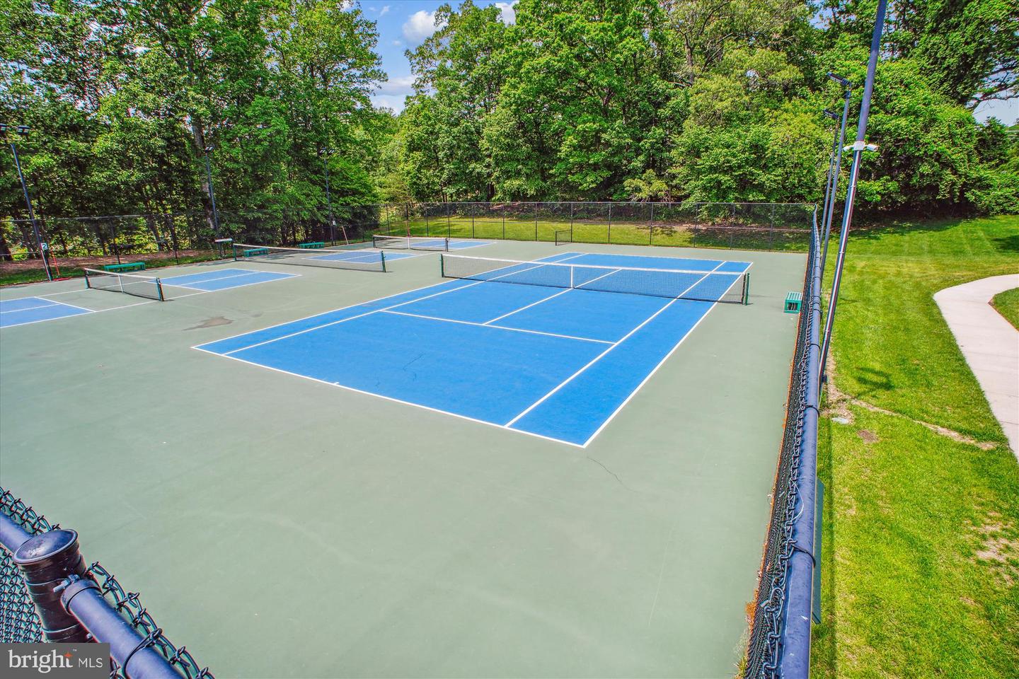 6149 SUMMER PARK LN, ALEXANDRIA, Virginia 22315, 3 Bedrooms Bedrooms, ,3 BathroomsBathrooms,Residential,For sale,6149 SUMMER PARK LN,VAFX2241106 MLS # VAFX2241106