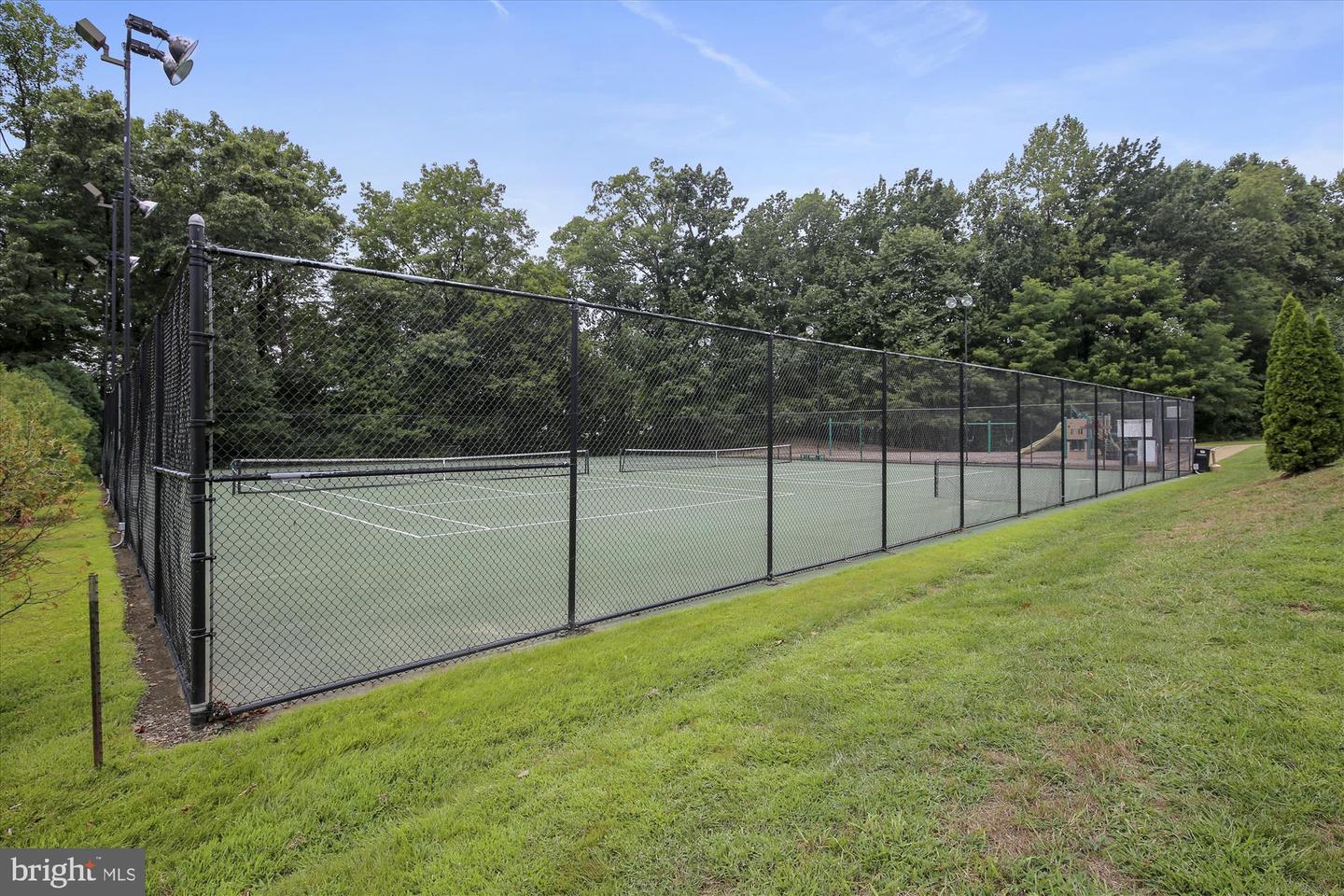 6149 SUMMER PARK LN, ALEXANDRIA, Virginia 22315, 3 Bedrooms Bedrooms, ,3 BathroomsBathrooms,Residential,For sale,6149 SUMMER PARK LN,VAFX2241106 MLS # VAFX2241106