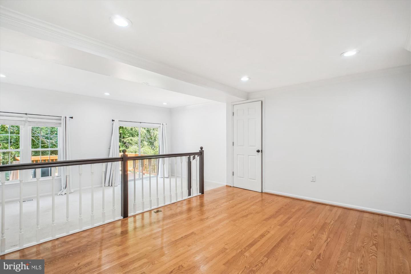 6149 SUMMER PARK LN, ALEXANDRIA, Virginia 22315, 3 Bedrooms Bedrooms, ,3 BathroomsBathrooms,Residential,For sale,6149 SUMMER PARK LN,VAFX2241106 MLS # VAFX2241106