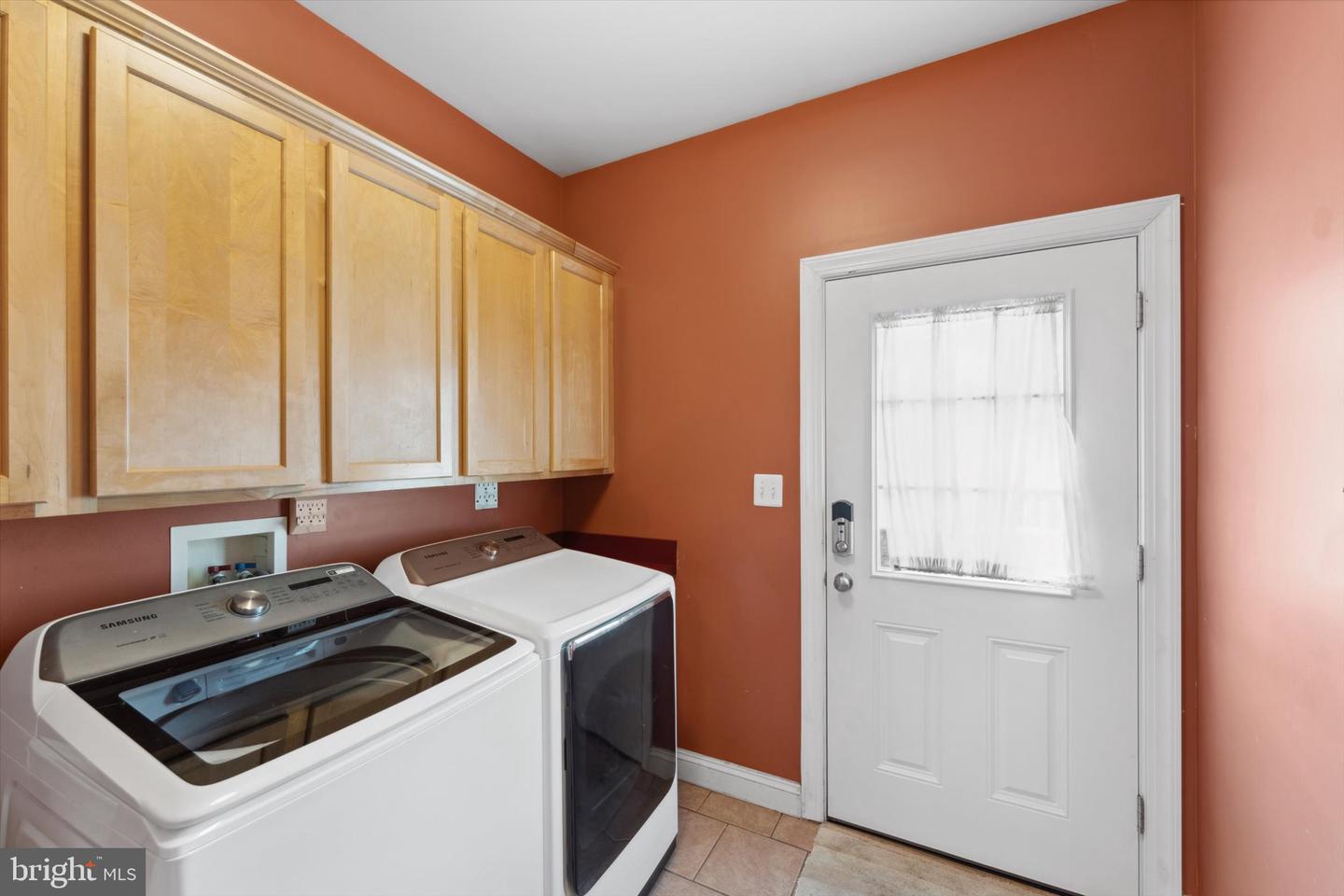 6422 VIEW CT, BROAD RUN, Virginia 20137, 5 Bedrooms Bedrooms, ,3 BathroomsBathrooms,Residential,For sale,6422 VIEW CT,VAFQ2016658 MLS # VAFQ2016658