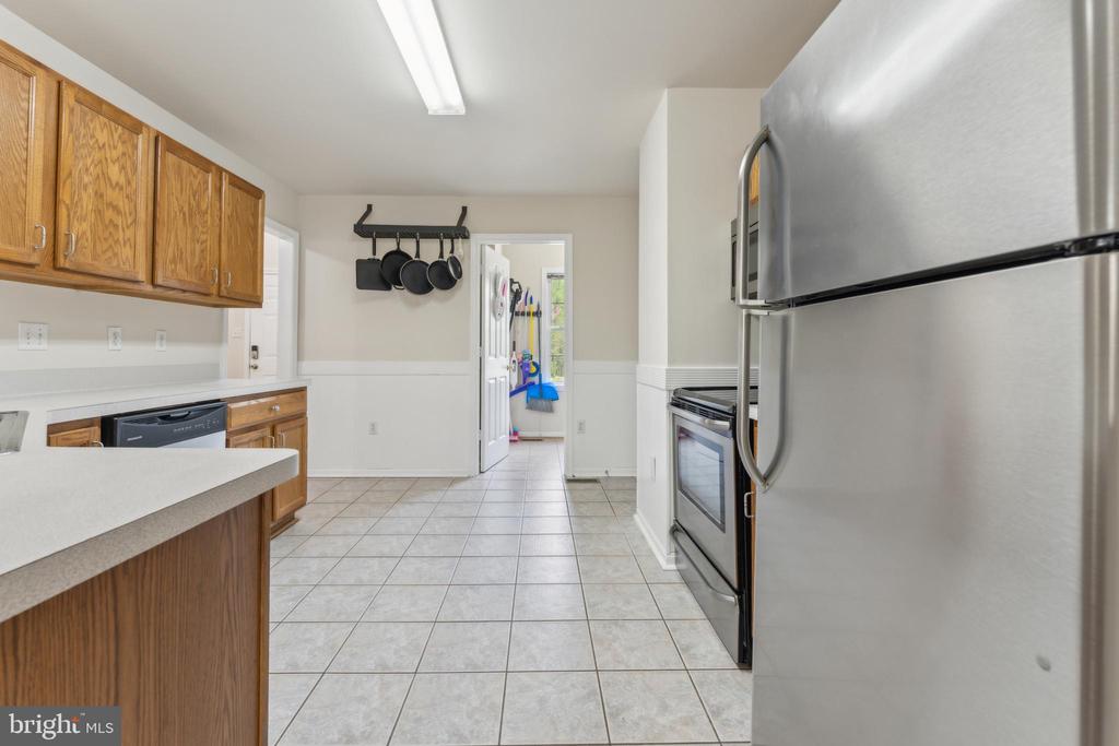 10108 CHESNEY DR, SPOTSYLVANIA, Virginia 22553, 4 Bedrooms Bedrooms, ,3 BathroomsBathrooms,Residential,10108 CHESNEY DR,VASP2032018 MLS # VASP2032018