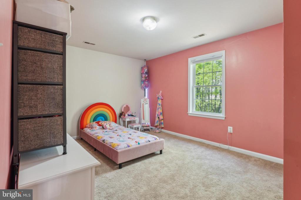 10108 CHESNEY DR, SPOTSYLVANIA, Virginia 22553, 4 Bedrooms Bedrooms, ,3 BathroomsBathrooms,Residential,10108 CHESNEY DR,VASP2032018 MLS # VASP2032018