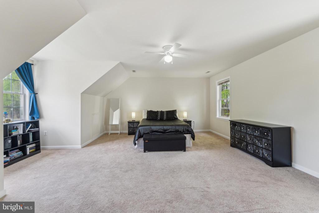 10108 CHESNEY DR, SPOTSYLVANIA, Virginia 22553, 4 Bedrooms Bedrooms, ,3 BathroomsBathrooms,Residential,10108 CHESNEY DR,VASP2032018 MLS # VASP2032018