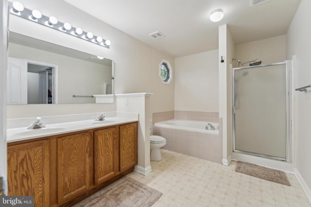 10108 CHESNEY DR, SPOTSYLVANIA, Virginia 22553, 4 Bedrooms Bedrooms, ,3 BathroomsBathrooms,Residential,10108 CHESNEY DR,VASP2032018 MLS # VASP2032018
