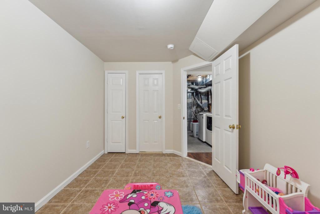 10108 CHESNEY DR, SPOTSYLVANIA, Virginia 22553, 4 Bedrooms Bedrooms, ,3 BathroomsBathrooms,Residential,10108 CHESNEY DR,VASP2032018 MLS # VASP2032018