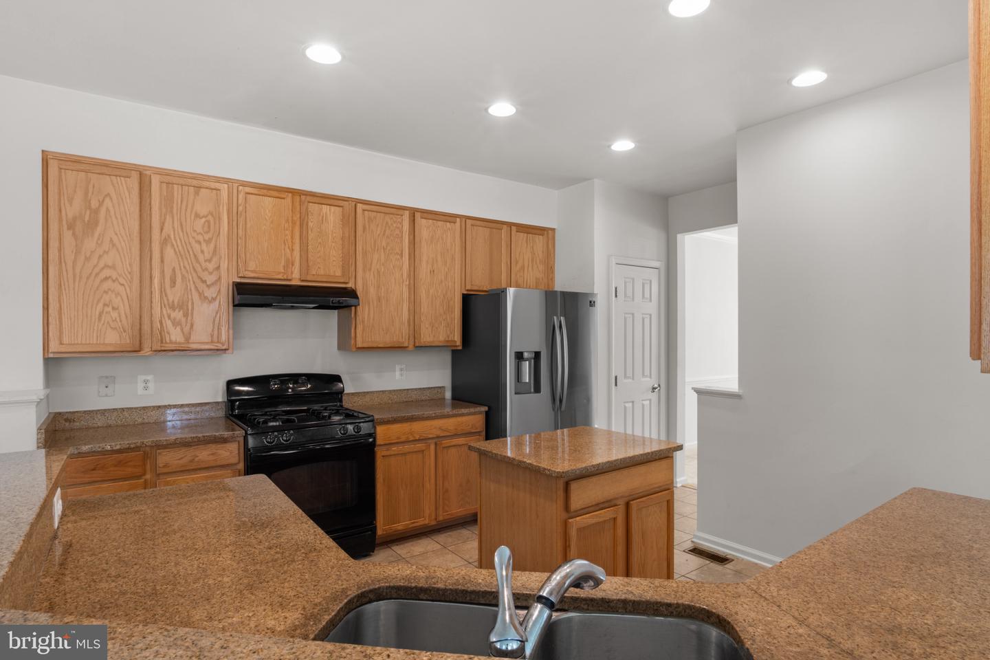 16874 REEF KNOT WAY, WOODBRIDGE, Virginia 22191, 4 Bedrooms Bedrooms, ,2 BathroomsBathrooms,Residential,For sale,16874 REEF KNOT WAY,VAPW2094948 MLS # VAPW2094948