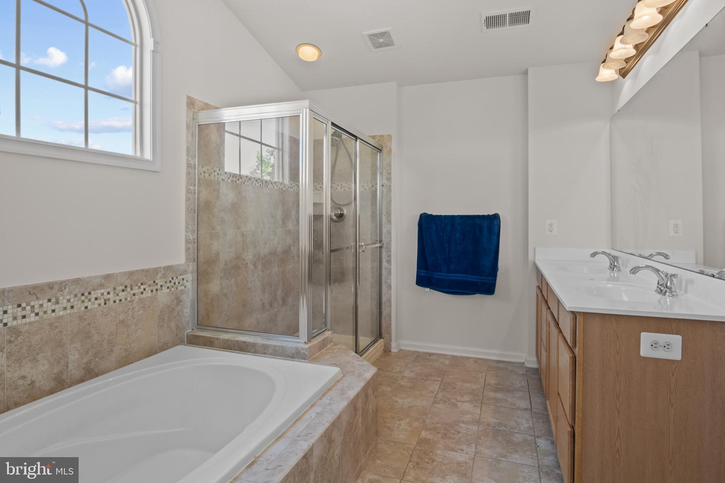 16874 REEF KNOT WAY, WOODBRIDGE, Virginia 22191, 4 Bedrooms Bedrooms, ,2 BathroomsBathrooms,Residential,For sale,16874 REEF KNOT WAY,VAPW2094948 MLS # VAPW2094948