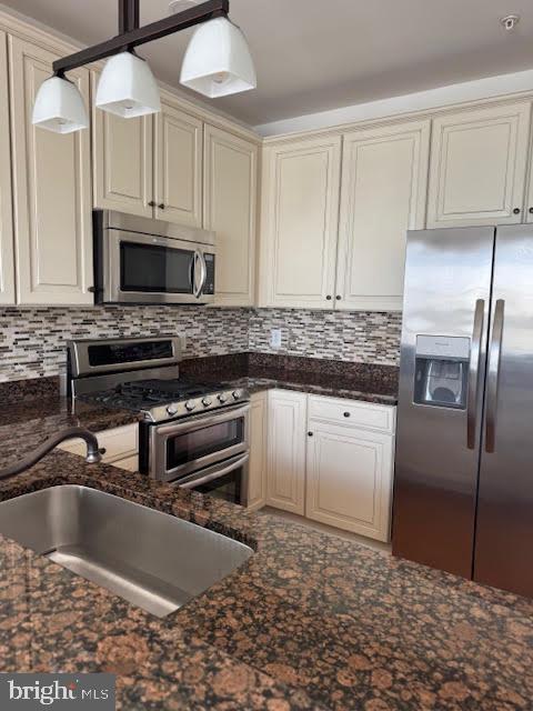9200 CHARLESTON DR #207, MANASSAS, Virginia 20110, 3 Bedrooms Bedrooms, ,2 BathroomsBathrooms,Residential,For sale,9200 CHARLESTON DR #207,VAMN2008352 MLS # VAMN2008352