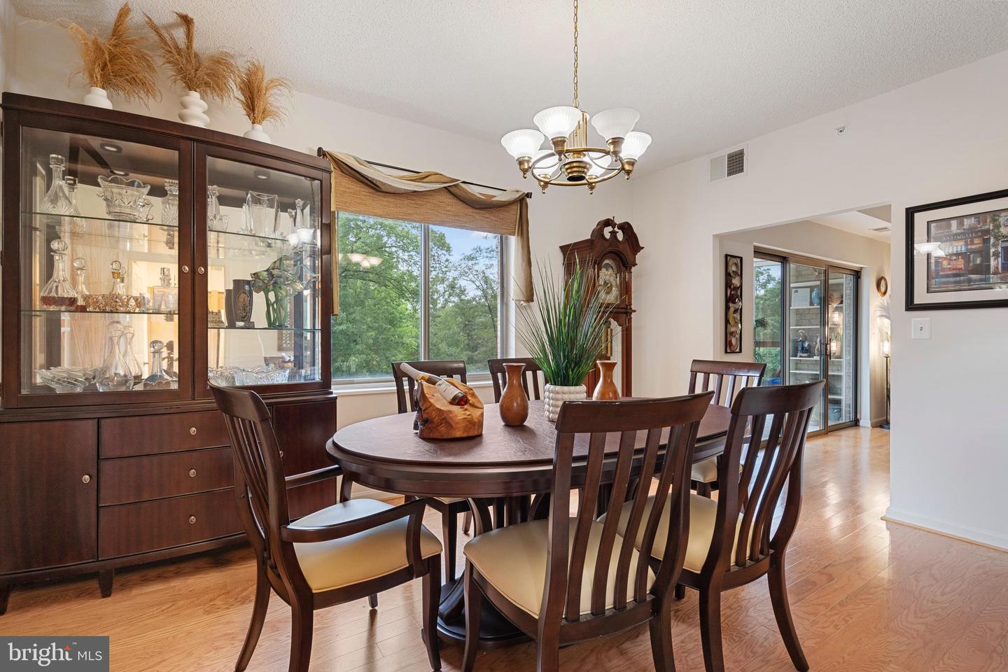 19375 CYPRESS RIDGE TER #206, LEESBURG, Virginia 20176, 2 Bedrooms Bedrooms, ,2 BathroomsBathrooms,Residential,For sale,19375 CYPRESS RIDGE TER #206,VALO2097262 MLS # VALO2097262