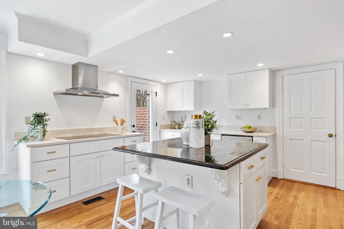 710 BELGROVE RD, MCLEAN, Virginia 22101, 5 Bedrooms Bedrooms, ,5 BathroomsBathrooms,Residential,For sale,710 BELGROVE RD,VAFX2242030 MLS # VAFX2242030