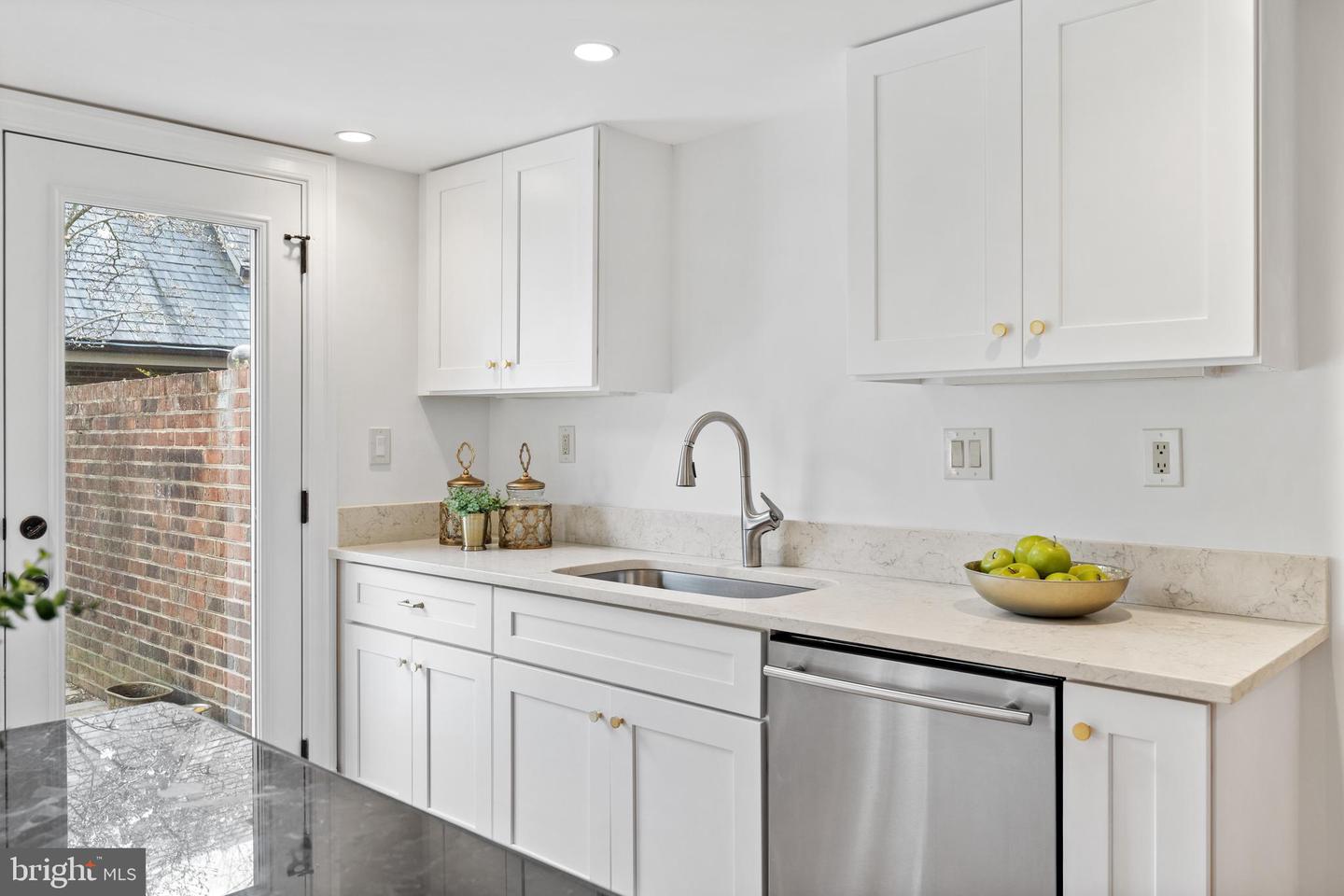 710 BELGROVE RD, MCLEAN, Virginia 22101, 5 Bedrooms Bedrooms, ,5 BathroomsBathrooms,Residential,For sale,710 BELGROVE RD,VAFX2242030 MLS # VAFX2242030