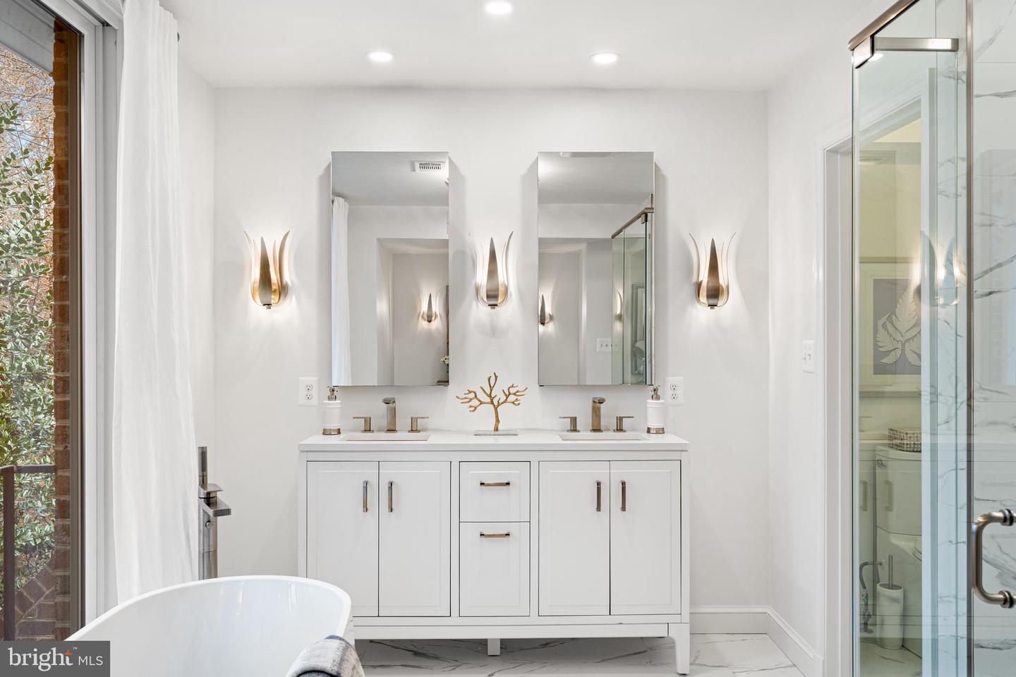 710 BELGROVE RD, MCLEAN, Virginia 22101, 5 Bedrooms Bedrooms, ,5 BathroomsBathrooms,Residential,For sale,710 BELGROVE RD,VAFX2242030 MLS # VAFX2242030
