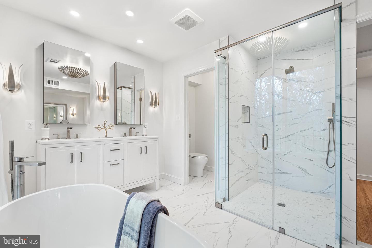 710 BELGROVE RD, MCLEAN, Virginia 22101, 5 Bedrooms Bedrooms, ,5 BathroomsBathrooms,Residential,For sale,710 BELGROVE RD,VAFX2242030 MLS # VAFX2242030