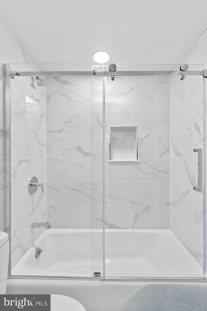 710 BELGROVE RD, MCLEAN, Virginia 22101, 5 Bedrooms Bedrooms, ,5 BathroomsBathrooms,Residential,For sale,710 BELGROVE RD,VAFX2242030 MLS # VAFX2242030