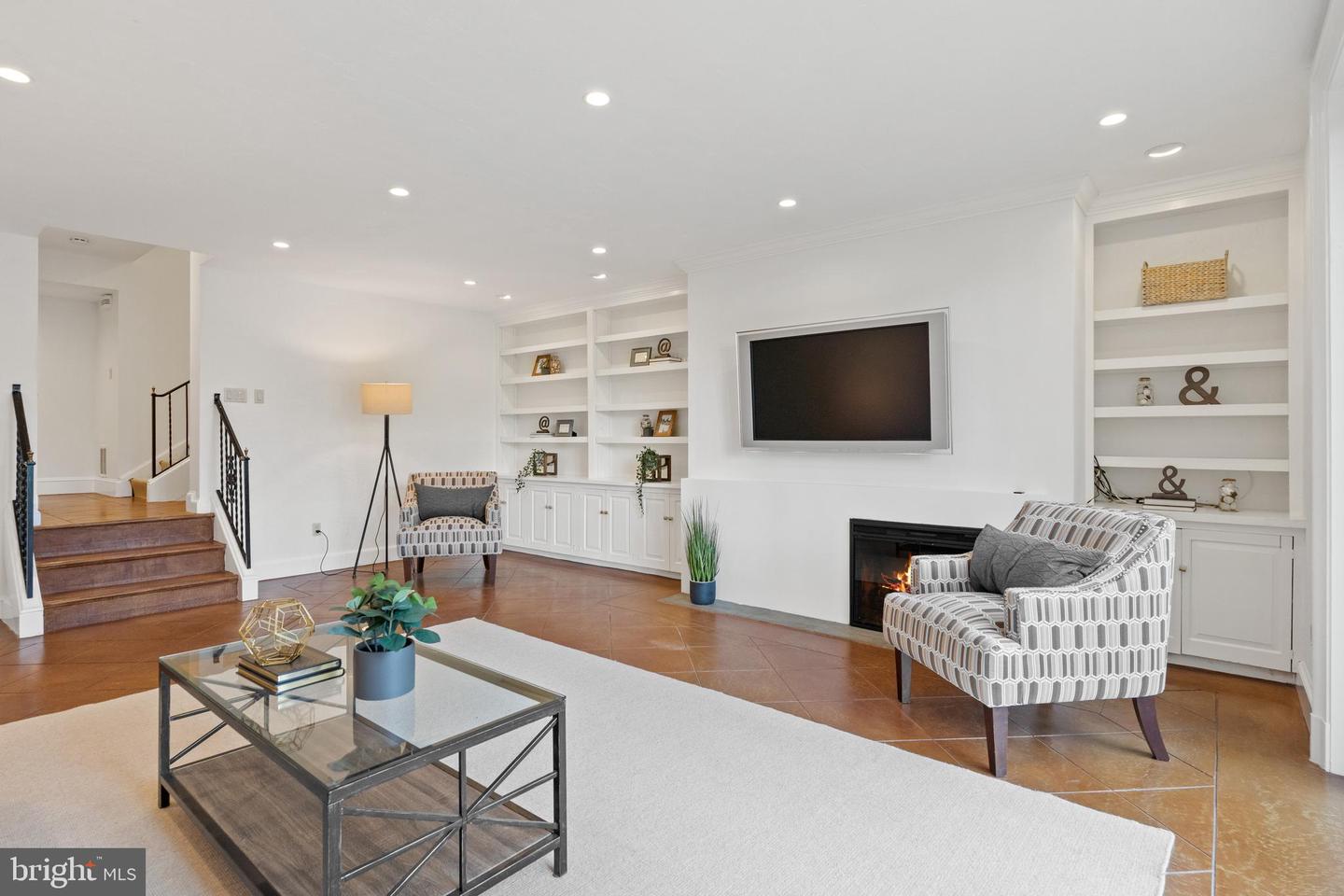 710 BELGROVE RD, MCLEAN, Virginia 22101, 5 Bedrooms Bedrooms, ,5 BathroomsBathrooms,Residential,For sale,710 BELGROVE RD,VAFX2242030 MLS # VAFX2242030