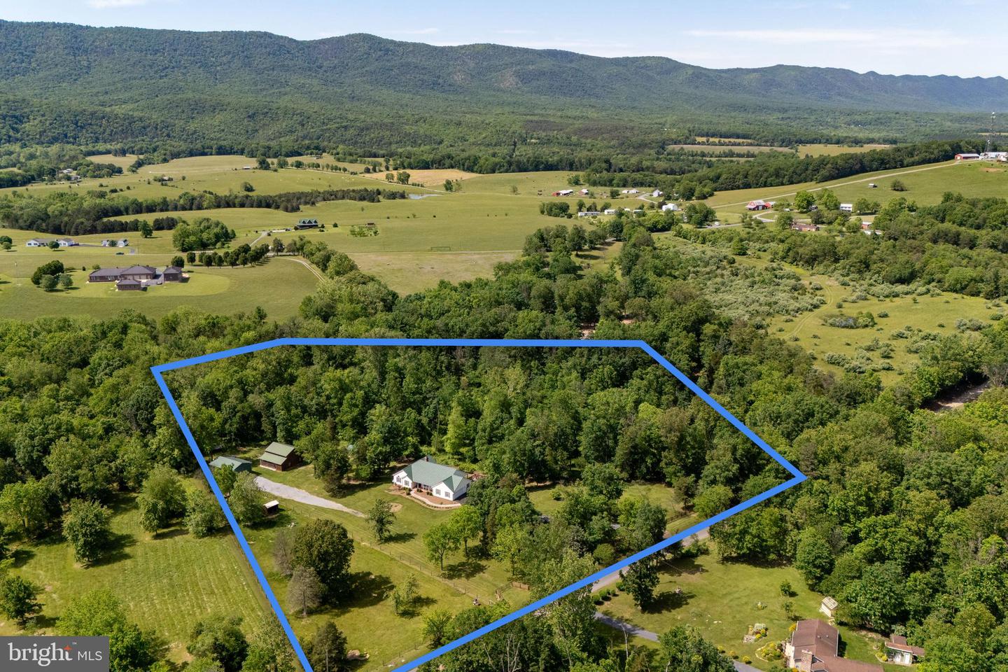 499 MONT VIEW LN, LURAY, Virginia 22835, 4 Bedrooms Bedrooms, ,3 BathroomsBathrooms,Residential,For sale,499 MONT VIEW LN,VAPA2004936 MLS # VAPA2004936