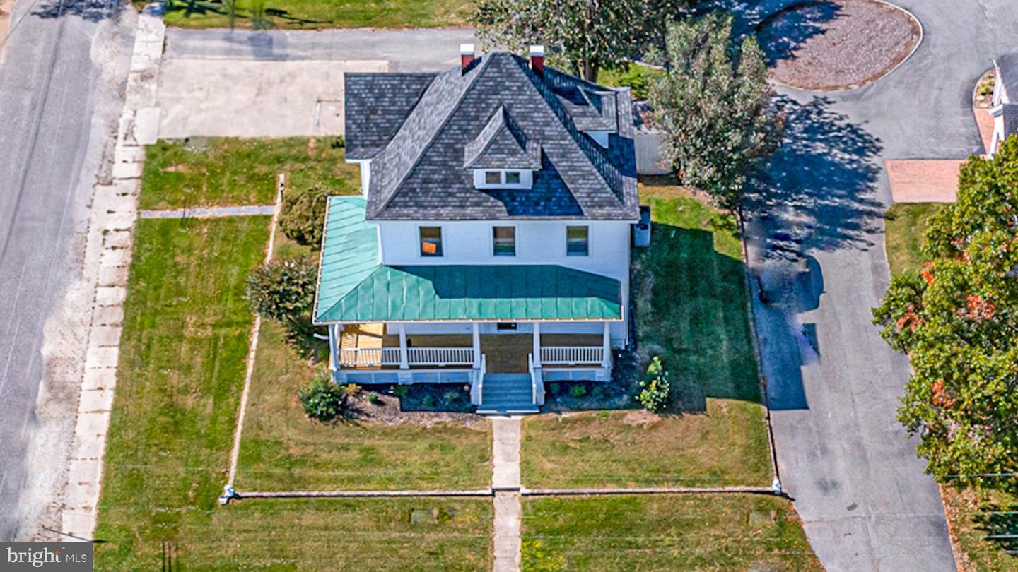 89 MAIN ST N, KILMARNOCK, Virginia 22482, 4 Bedrooms Bedrooms, 8 Rooms Rooms,2 BathroomsBathrooms,Residential,For sale,89 MAIN ST N,VALV2000812 MLS # VALV2000812