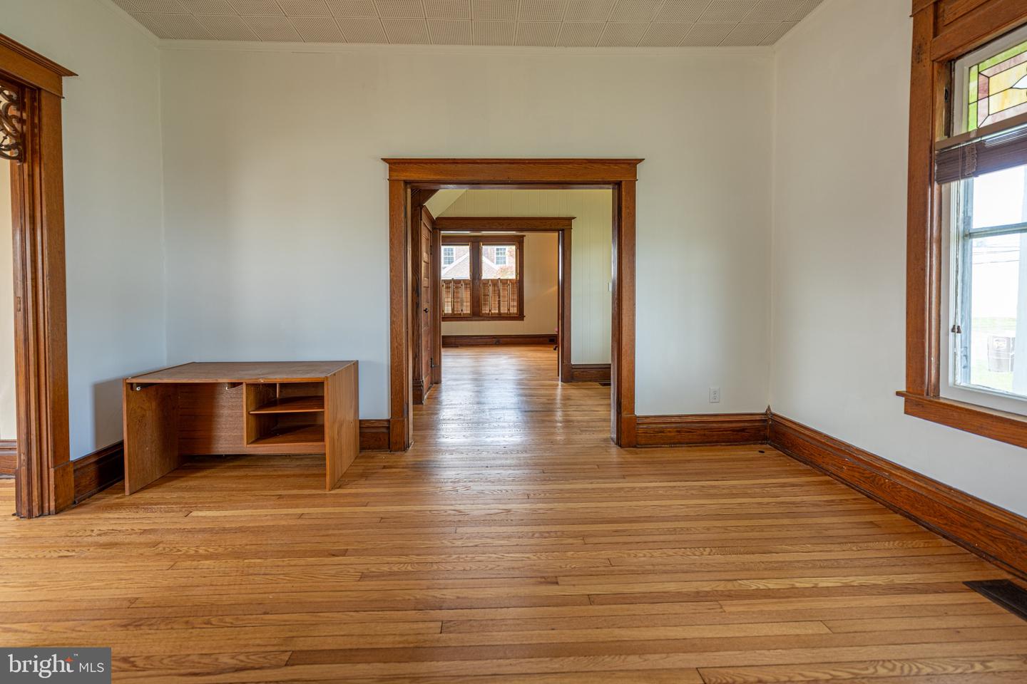 89 MAIN ST N, KILMARNOCK, Virginia 22482, 4 Bedrooms Bedrooms, 8 Rooms Rooms,2 BathroomsBathrooms,Residential,For sale,89 MAIN ST N,VALV2000812 MLS # VALV2000812