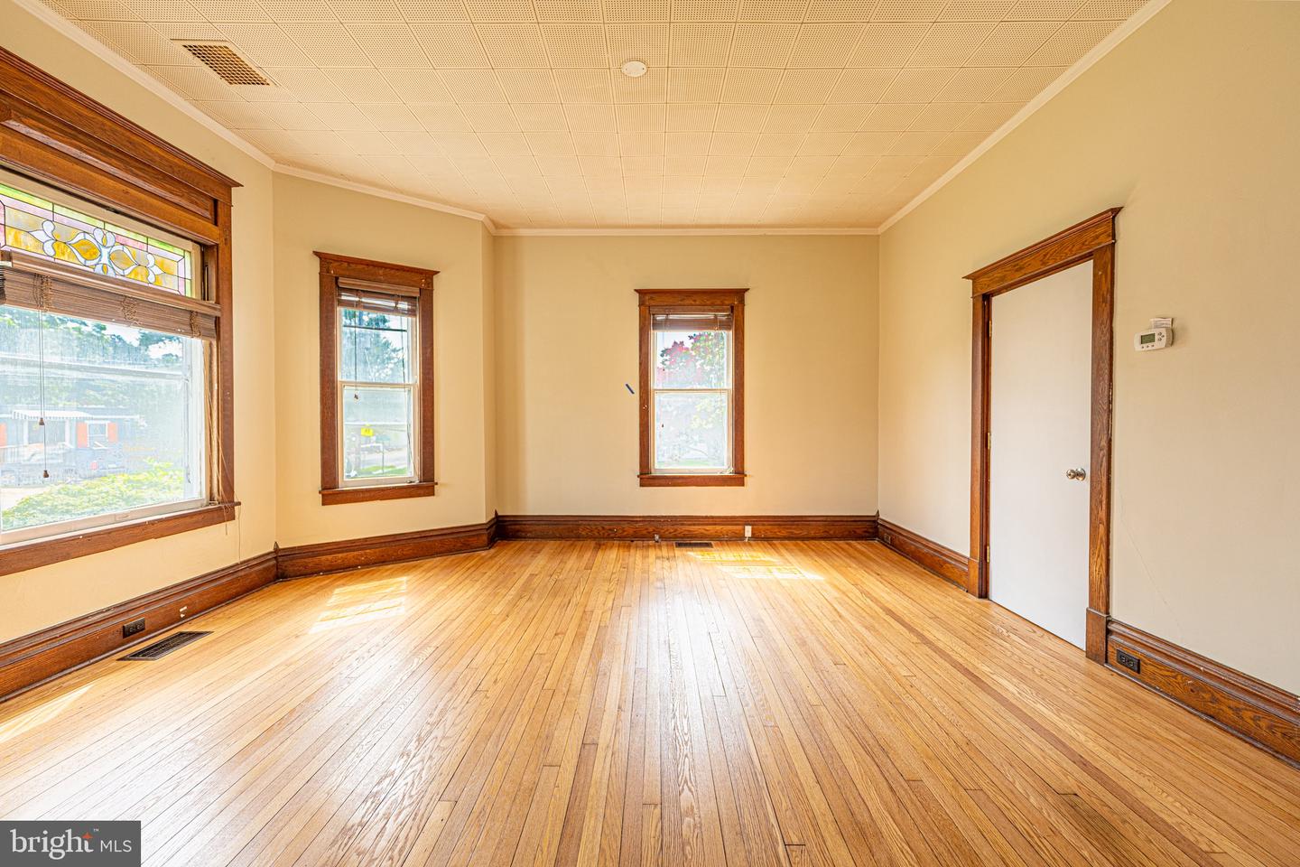 89 MAIN ST N, KILMARNOCK, Virginia 22482, 4 Bedrooms Bedrooms, 8 Rooms Rooms,2 BathroomsBathrooms,Residential,For sale,89 MAIN ST N,VALV2000812 MLS # VALV2000812