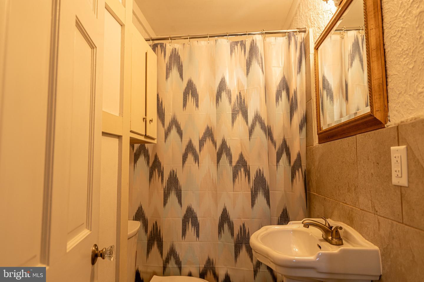 89 MAIN ST N, KILMARNOCK, Virginia 22482, 4 Bedrooms Bedrooms, 8 Rooms Rooms,2 BathroomsBathrooms,Residential,For sale,89 MAIN ST N,VALV2000812 MLS # VALV2000812