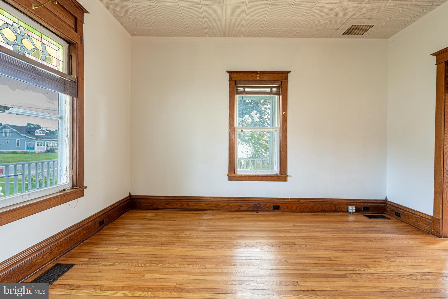 89 MAIN ST N, KILMARNOCK, Virginia 22482, 4 Bedrooms Bedrooms, 8 Rooms Rooms,2 BathroomsBathrooms,Residential,For sale,89 MAIN ST N,VALV2000812 MLS # VALV2000812
