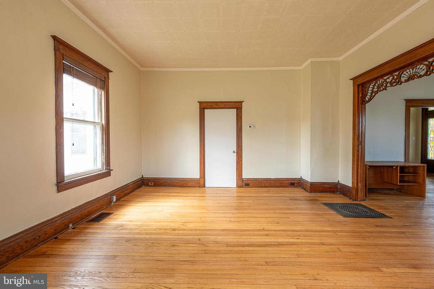 89 MAIN ST N, KILMARNOCK, Virginia 22482, 4 Bedrooms Bedrooms, 8 Rooms Rooms,2 BathroomsBathrooms,Residential,For sale,89 MAIN ST N,VALV2000812 MLS # VALV2000812