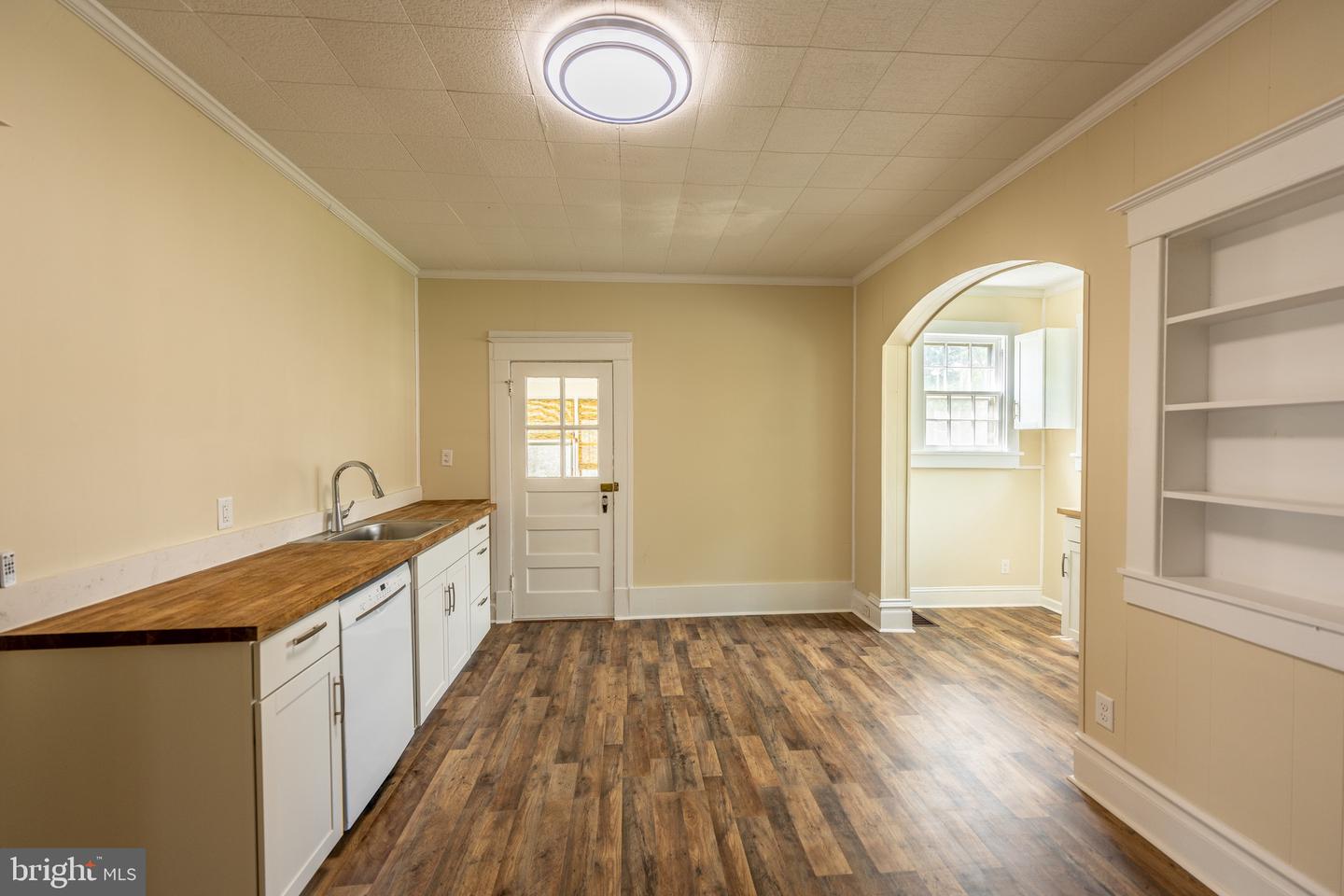 89 MAIN ST N, KILMARNOCK, Virginia 22482, 4 Bedrooms Bedrooms, 8 Rooms Rooms,2 BathroomsBathrooms,Residential,For sale,89 MAIN ST N,VALV2000812 MLS # VALV2000812