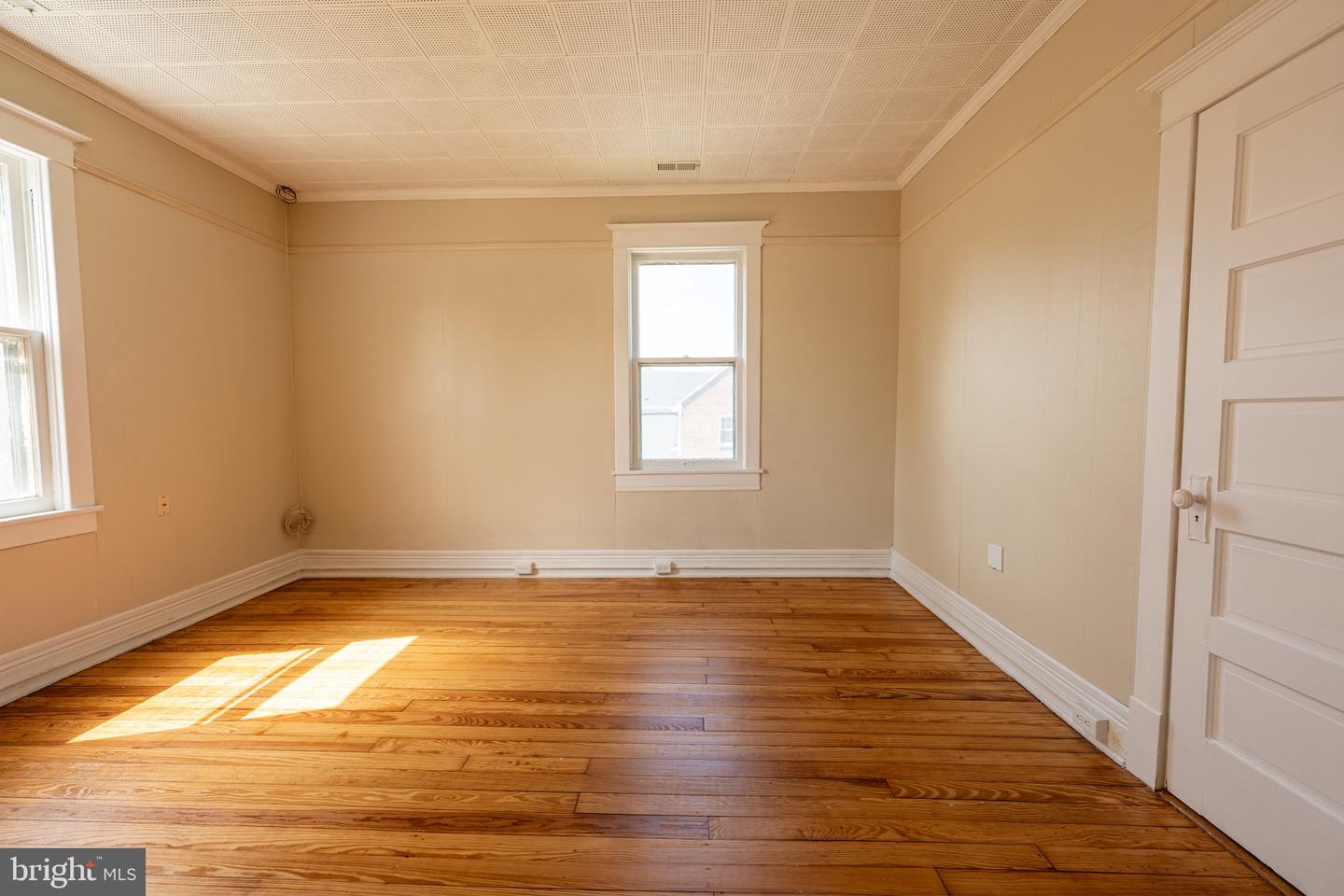 89 MAIN ST N, KILMARNOCK, Virginia 22482, 4 Bedrooms Bedrooms, 8 Rooms Rooms,2 BathroomsBathrooms,Residential,For sale,89 MAIN ST N,VALV2000812 MLS # VALV2000812