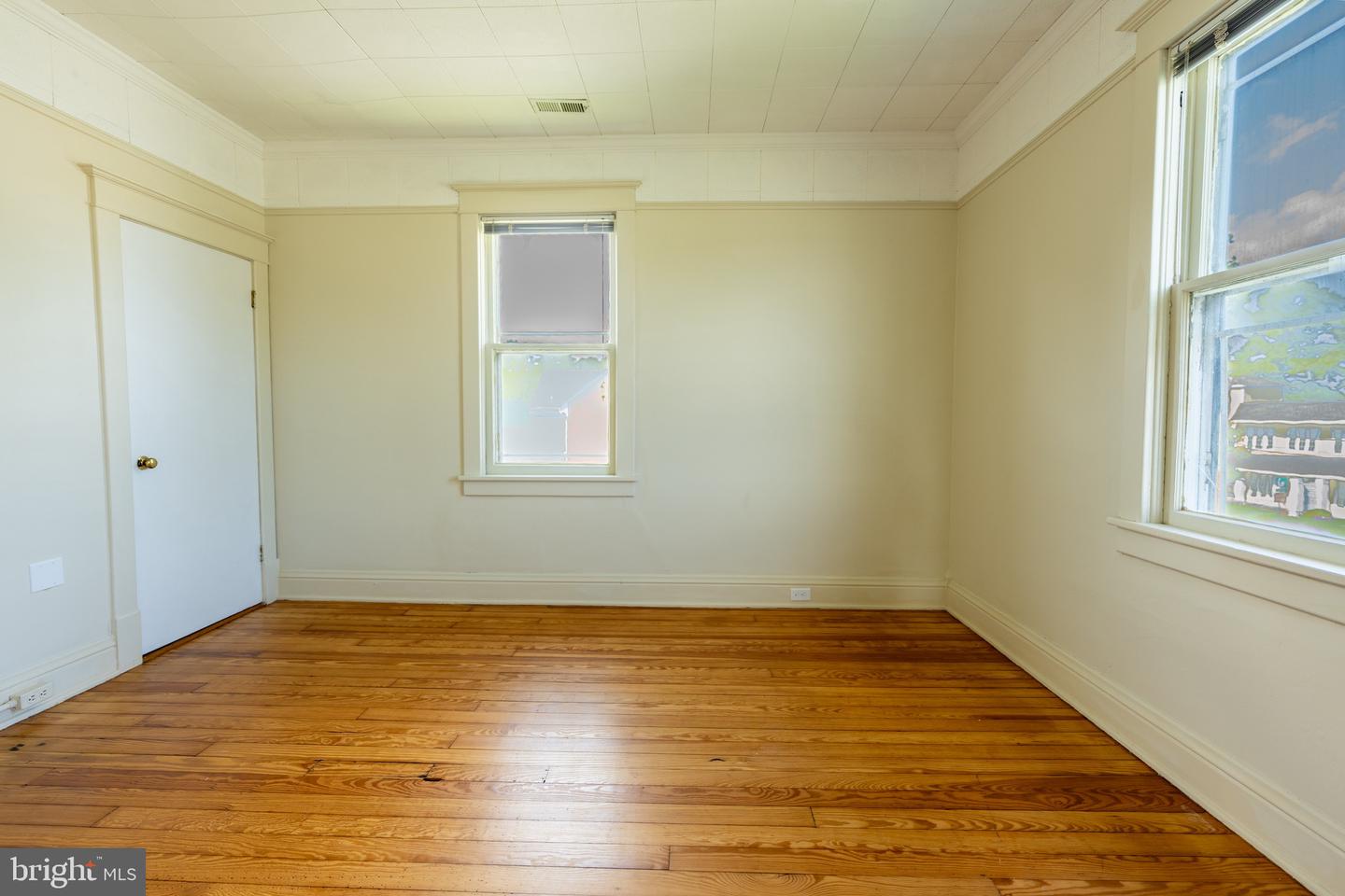 89 MAIN ST N, KILMARNOCK, Virginia 22482, 4 Bedrooms Bedrooms, 8 Rooms Rooms,2 BathroomsBathrooms,Residential,For sale,89 MAIN ST N,VALV2000812 MLS # VALV2000812