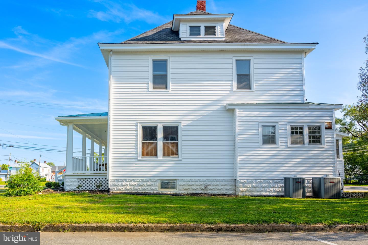 89 MAIN ST N, KILMARNOCK, Virginia 22482, 4 Bedrooms Bedrooms, 8 Rooms Rooms,2 BathroomsBathrooms,Residential,For sale,89 MAIN ST N,VALV2000812 MLS # VALV2000812