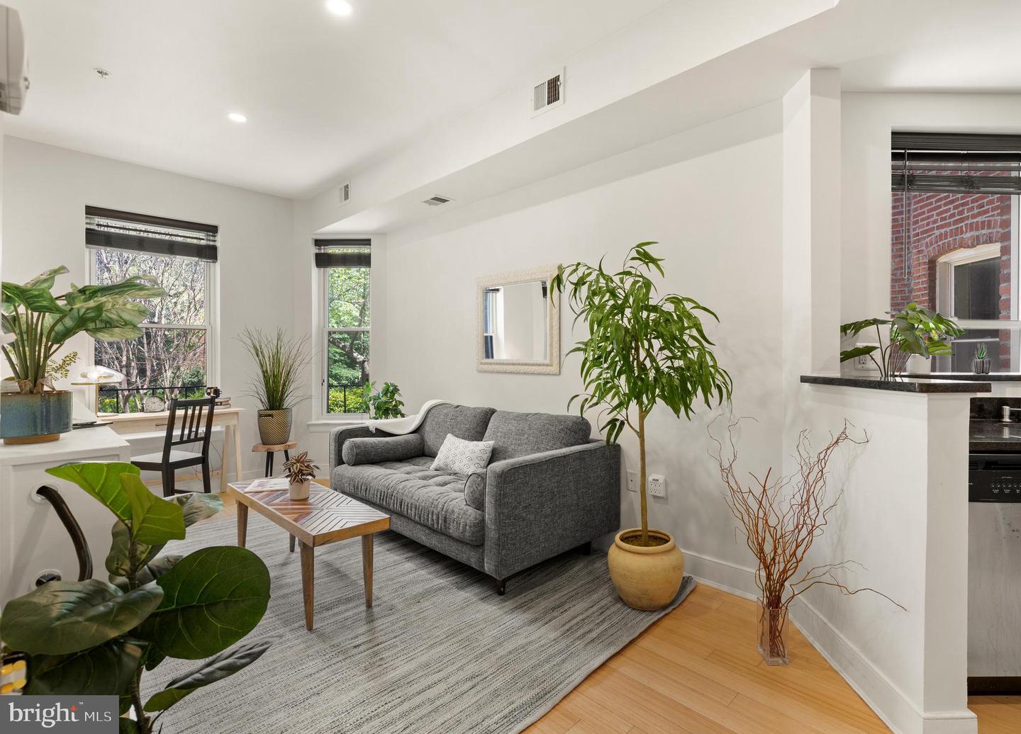 1108 COLUMBIA RD NW #101, WASHINGTON, District Of Columbia 20009, 2 Bedrooms Bedrooms, ,1 BathroomBathrooms,Residential,For sale,1108 COLUMBIA RD NW #101,DCDC2201788 MLS # DCDC2201788