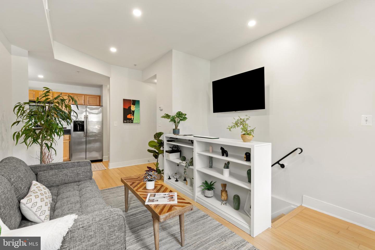 1108 COLUMBIA RD NW #101, WASHINGTON, District Of Columbia 20009, 2 Bedrooms Bedrooms, ,1 BathroomBathrooms,Residential,For sale,1108 COLUMBIA RD NW #101,DCDC2201788 MLS # DCDC2201788