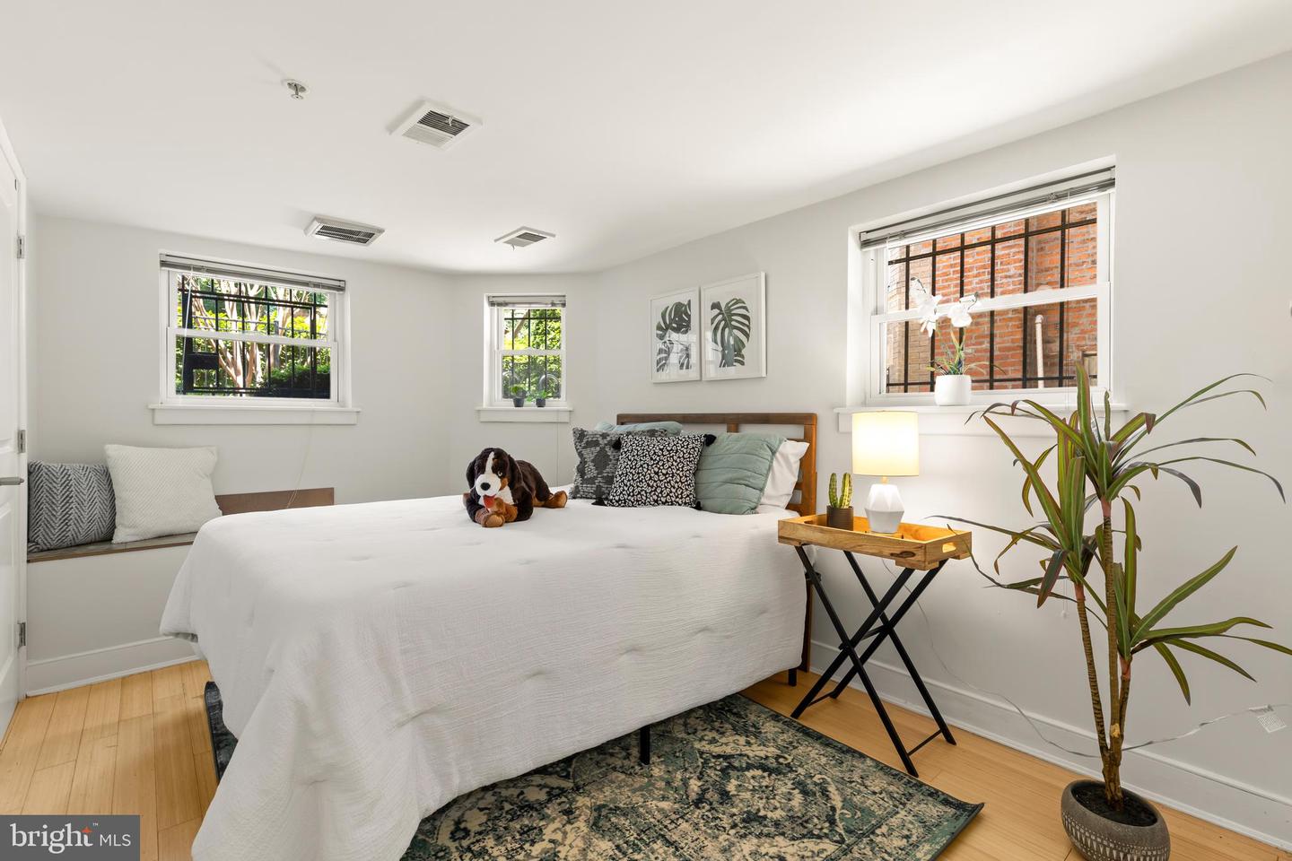 1108 COLUMBIA RD NW #101, WASHINGTON, District Of Columbia 20009, 2 Bedrooms Bedrooms, ,1 BathroomBathrooms,Residential,For sale,1108 COLUMBIA RD NW #101,DCDC2201788 MLS # DCDC2201788