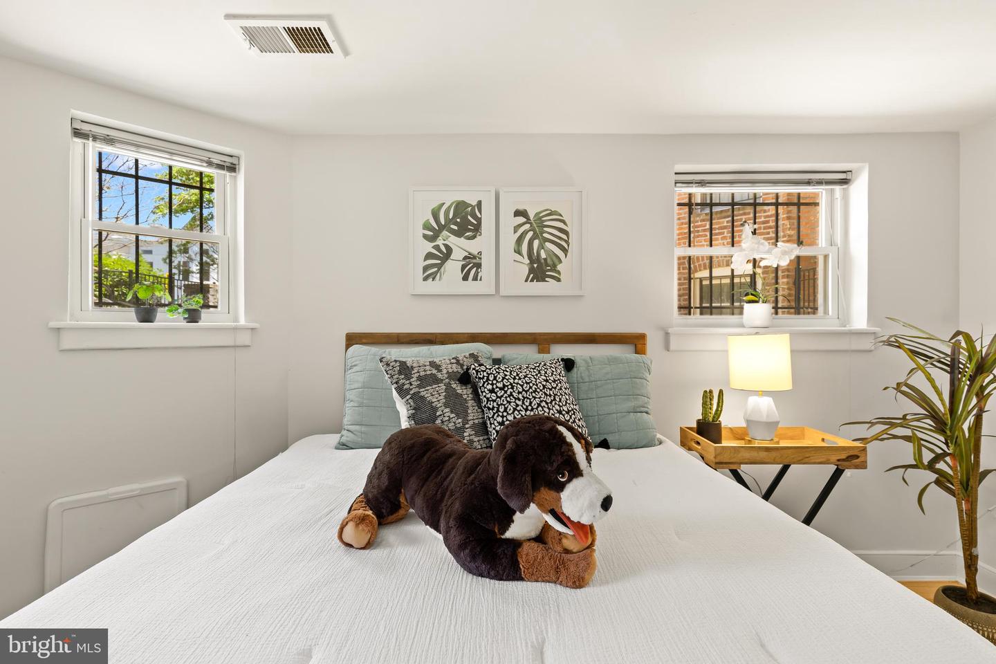 1108 COLUMBIA RD NW #101, WASHINGTON, District Of Columbia 20009, 2 Bedrooms Bedrooms, ,1 BathroomBathrooms,Residential,For sale,1108 COLUMBIA RD NW #101,DCDC2201788 MLS # DCDC2201788
