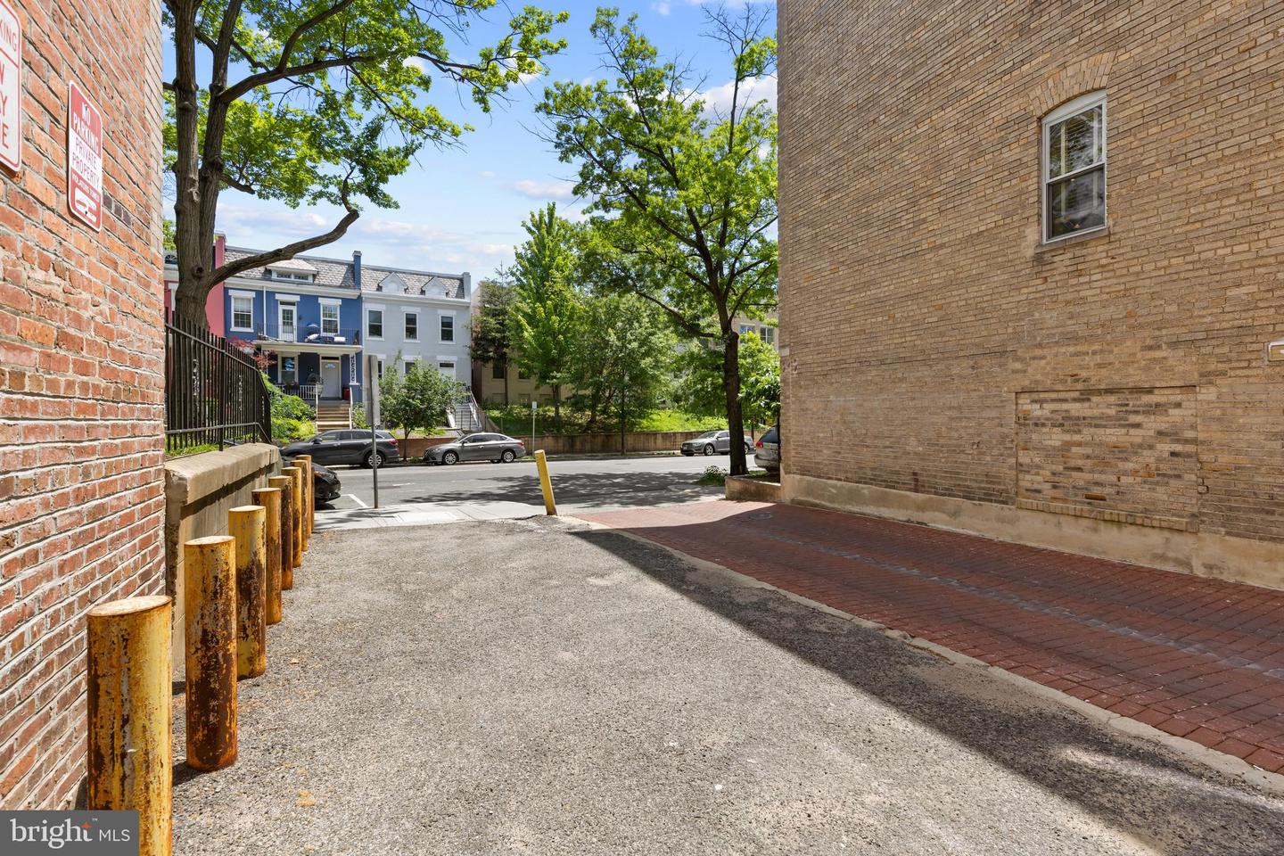 1108 COLUMBIA RD NW #101, WASHINGTON, District Of Columbia 20009, 2 Bedrooms Bedrooms, ,1 BathroomBathrooms,Residential,For sale,1108 COLUMBIA RD NW #101,DCDC2201788 MLS # DCDC2201788
