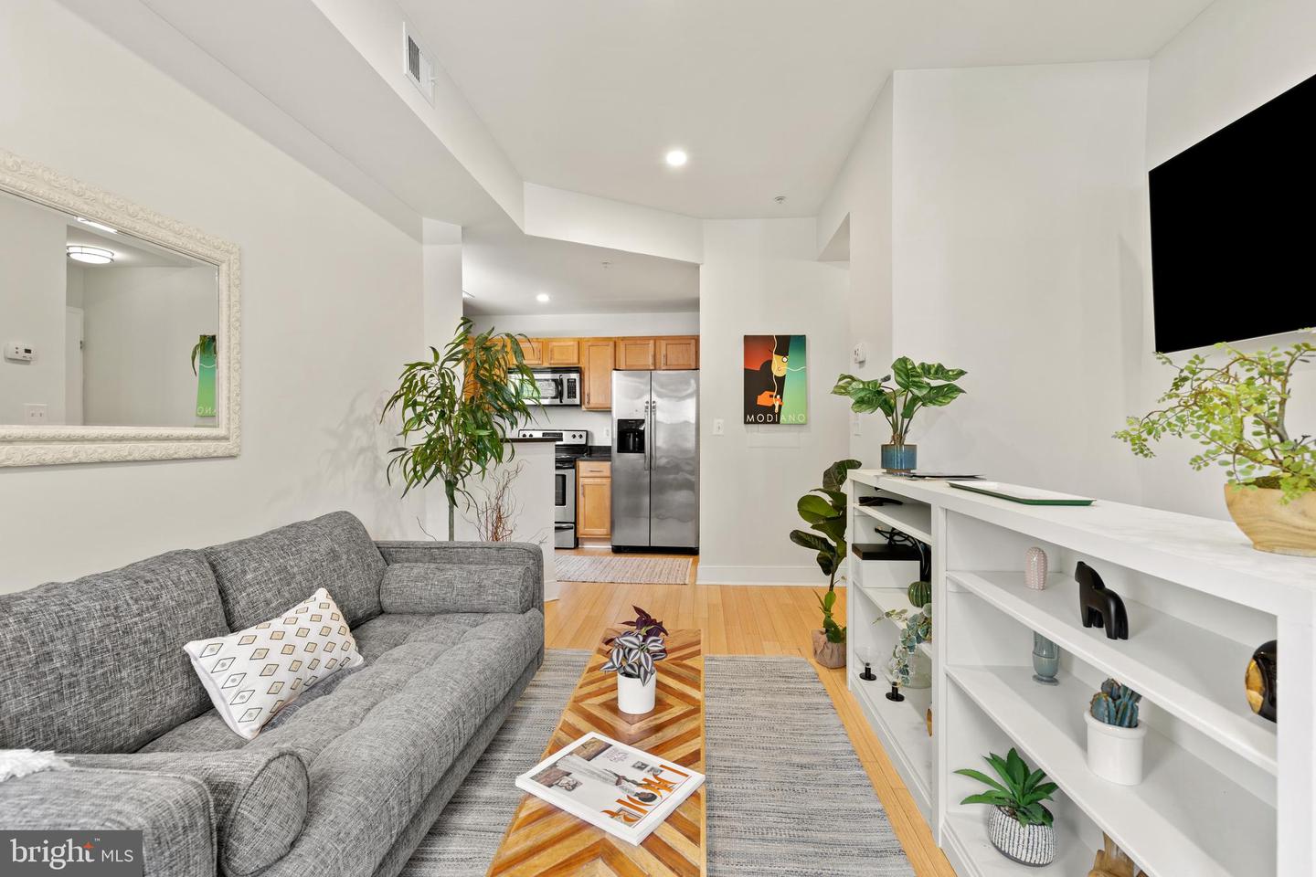 1108 COLUMBIA RD NW #101, WASHINGTON, District Of Columbia 20009, 2 Bedrooms Bedrooms, ,1 BathroomBathrooms,Residential,For sale,1108 COLUMBIA RD NW #101,DCDC2201788 MLS # DCDC2201788