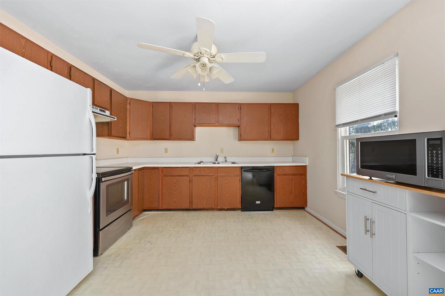 903 STONEHENGE RD, CHARLOTTESVILLE, Virginia 22901, 3 Bedrooms Bedrooms, ,3 BathroomsBathrooms,Residential,For sale,903 STONEHENGE RD,664792 MLS # 664792