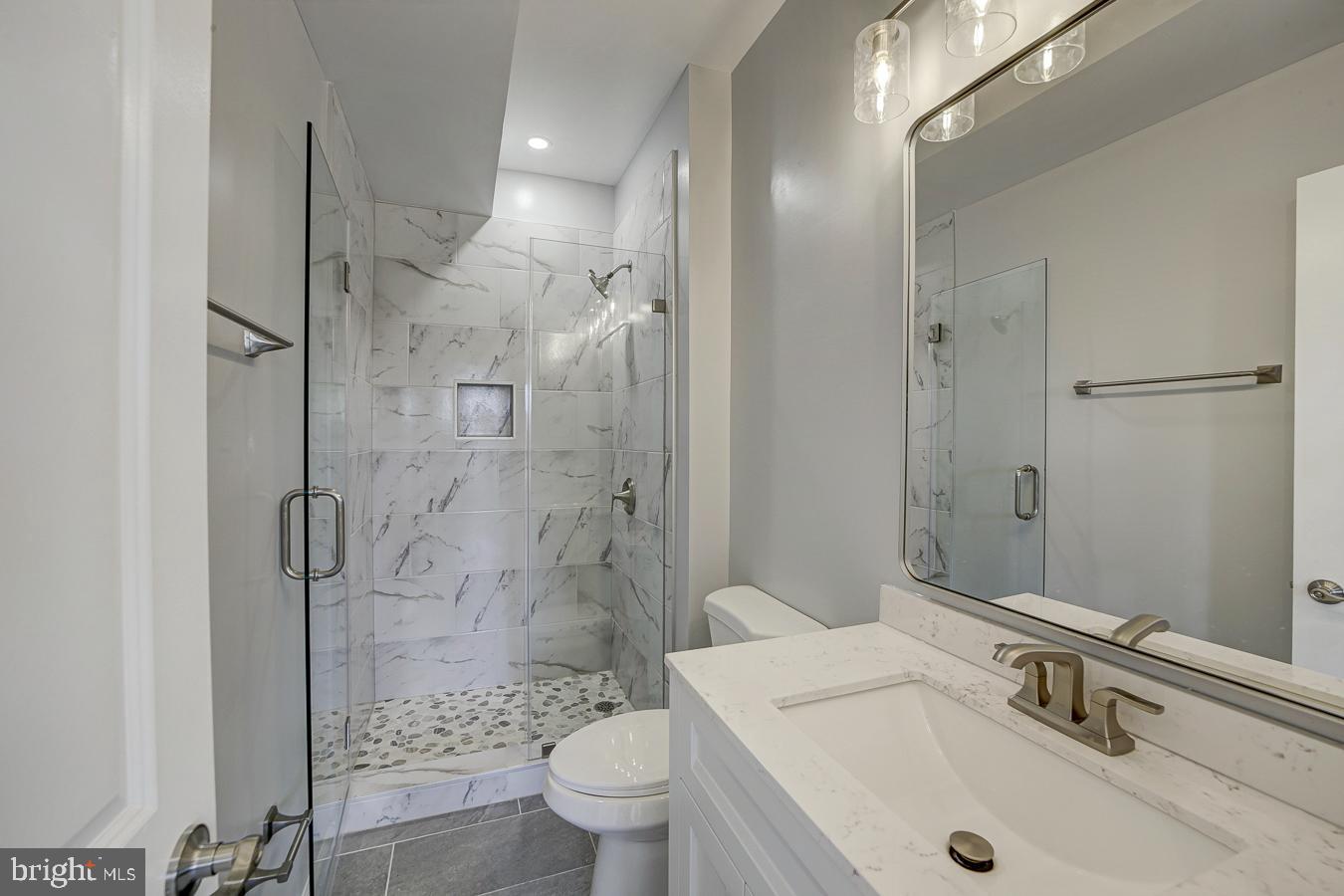 832 19TH ST NE #B, WASHINGTON, District Of Columbia 20002, 2 Bedrooms Bedrooms, ,2 BathroomsBathrooms,Residential,For sale,832 19TH ST NE #B,DCDC2201802 MLS # DCDC2201802