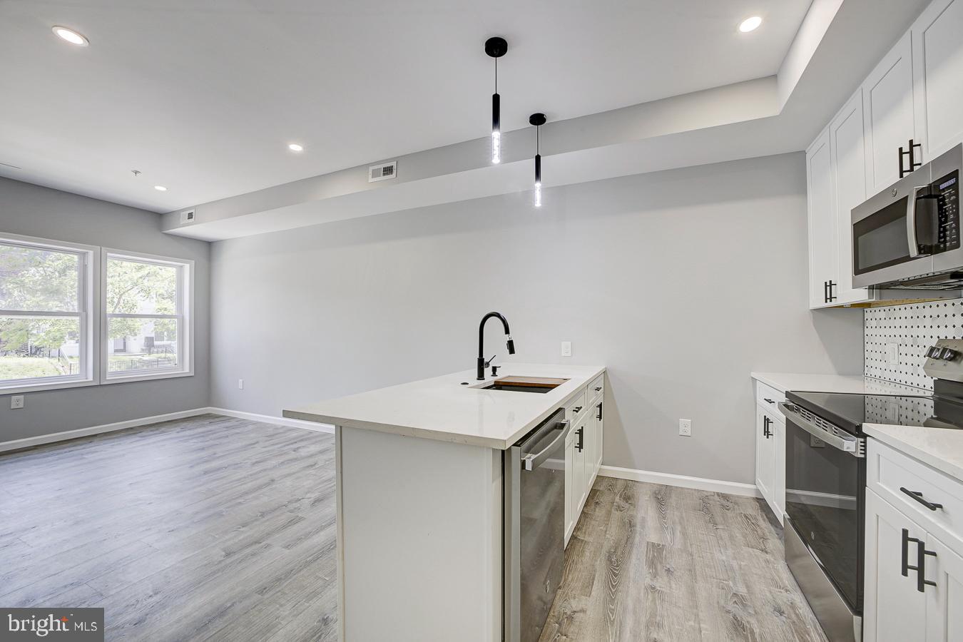 832 19TH ST NE #B, WASHINGTON, District Of Columbia 20002, 2 Bedrooms Bedrooms, ,2 BathroomsBathrooms,Residential,For sale,832 19TH ST NE #B,DCDC2201802 MLS # DCDC2201802
