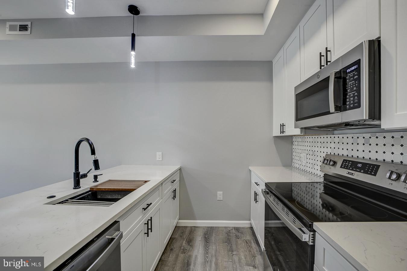 832 19TH ST NE #B, WASHINGTON, District Of Columbia 20002, 2 Bedrooms Bedrooms, ,2 BathroomsBathrooms,Residential,For sale,832 19TH ST NE #B,DCDC2201802 MLS # DCDC2201802