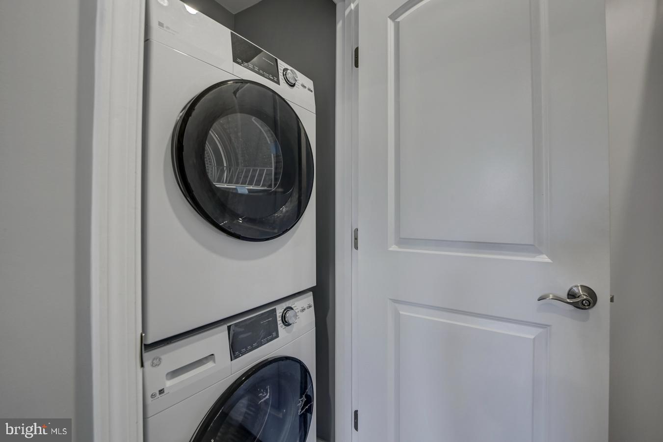 832 19TH ST NE #B, WASHINGTON, District Of Columbia 20002, 2 Bedrooms Bedrooms, ,2 BathroomsBathrooms,Residential,For sale,832 19TH ST NE #B,DCDC2201802 MLS # DCDC2201802