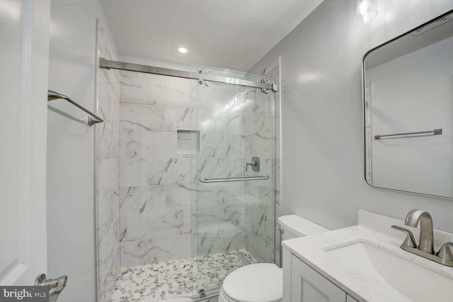 832 19TH ST NE #C, WASHINGTON, District Of Columbia 20002, 2 Bedrooms Bedrooms, ,2 BathroomsBathrooms,Residential,For sale,832 19TH ST NE #C,DCDC2201816 MLS # DCDC2201816