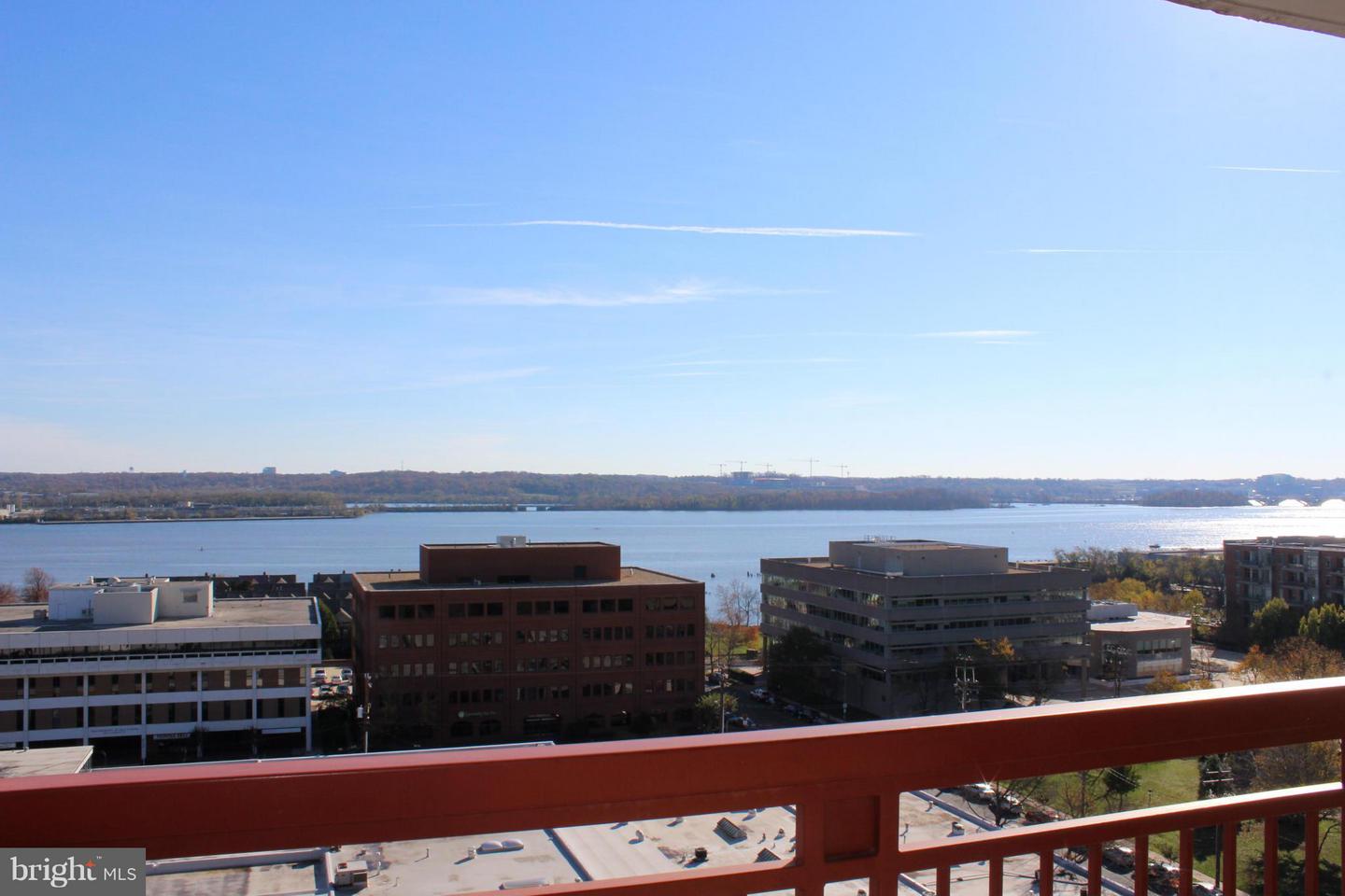801 N PITT ST N #1206, ALEXANDRIA, Virginia 22314, 1 Bedroom Bedrooms, ,1 BathroomBathrooms,Residential,For sale,801 N PITT ST N #1206,VAAX2045586 MLS # VAAX2045586