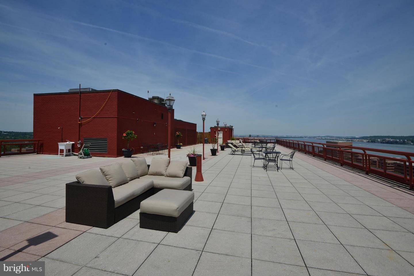 801 N PITT ST N #1206, ALEXANDRIA, Virginia 22314, 1 Bedroom Bedrooms, ,1 BathroomBathrooms,Residential,For sale,801 N PITT ST N #1206,VAAX2045586 MLS # VAAX2045586